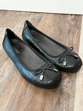 Vionic Minna ballet flats in black leather snakeskin embossed toe sz 7 women